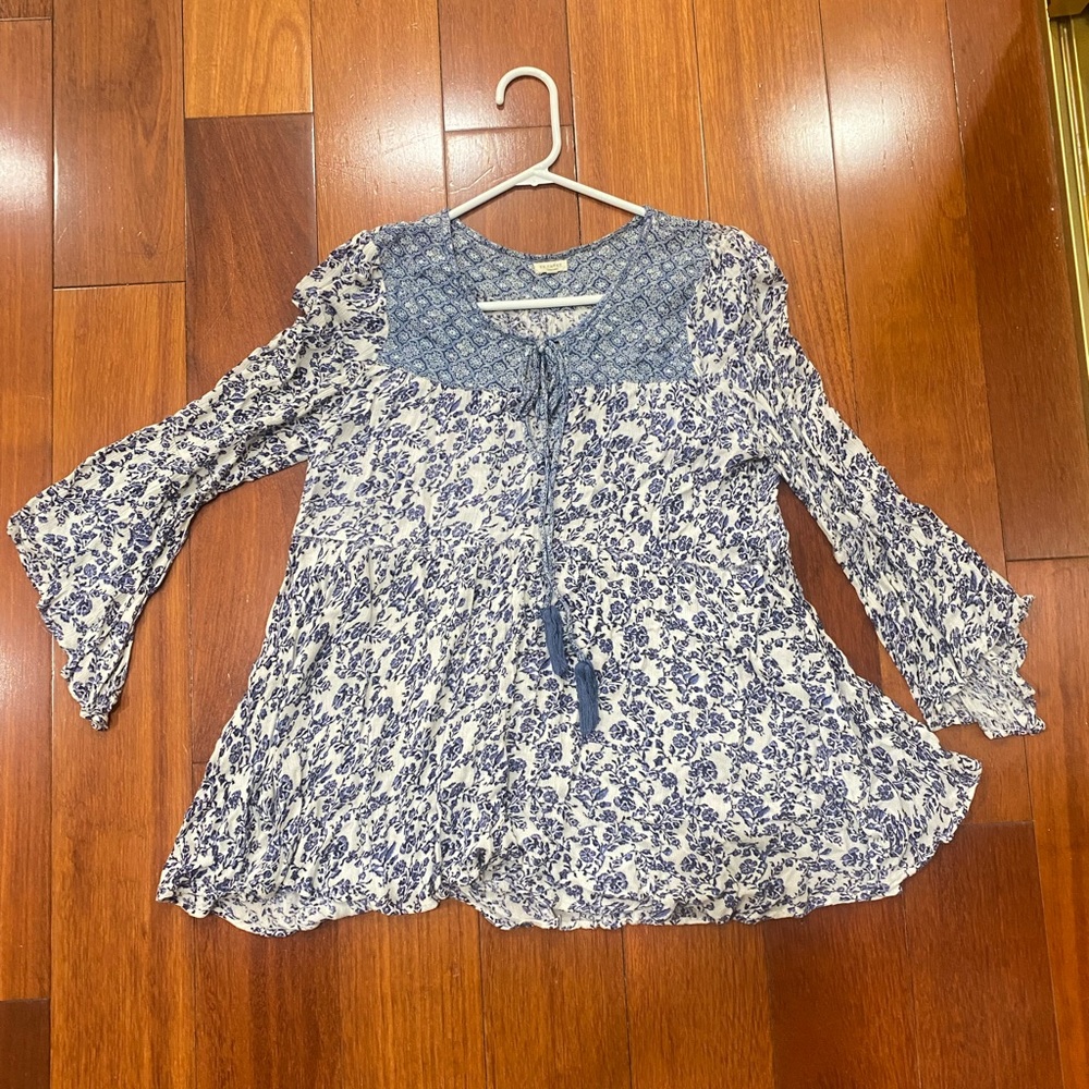 floral print patterns too, check details in photos.